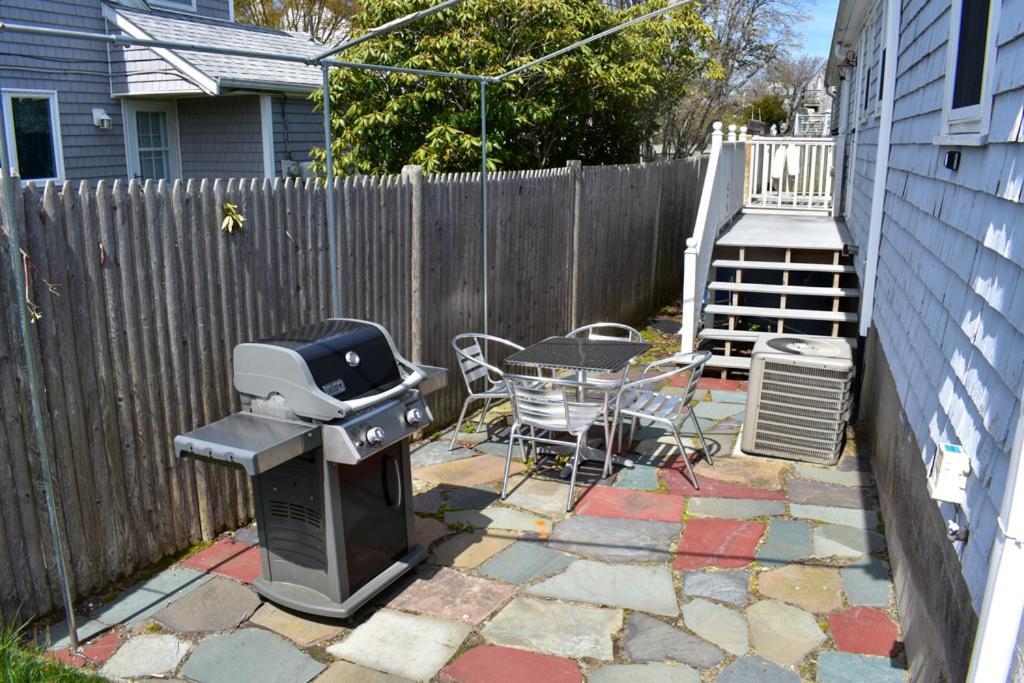 Seaside Serenity, Just A Block /0.1 Mile Away From The Beach Yarmouth Port Eksteriør bilde