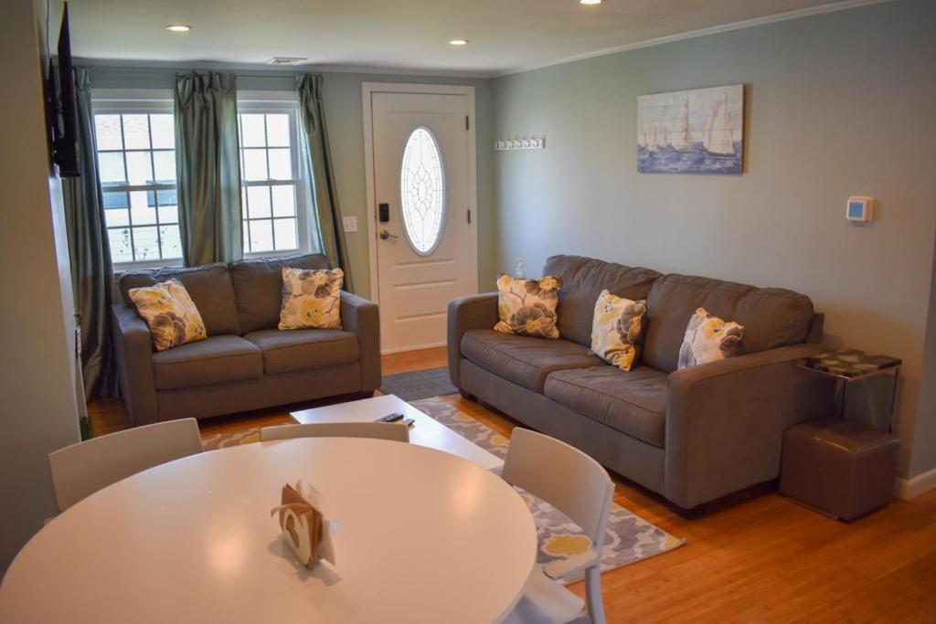 Seaside Serenity, Just A Block /0.1 Mile Away From The Beach Yarmouth Port Eksteriør bilde