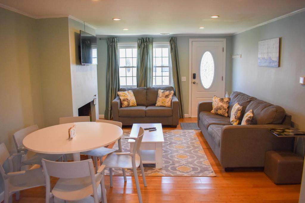 Seaside Serenity, Just A Block /0.1 Mile Away From The Beach Yarmouth Port Eksteriør bilde