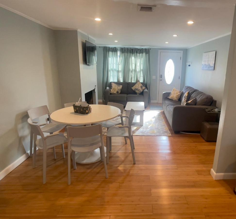 Seaside Serenity, Just A Block /0.1 Mile Away From The Beach Yarmouth Port Eksteriør bilde