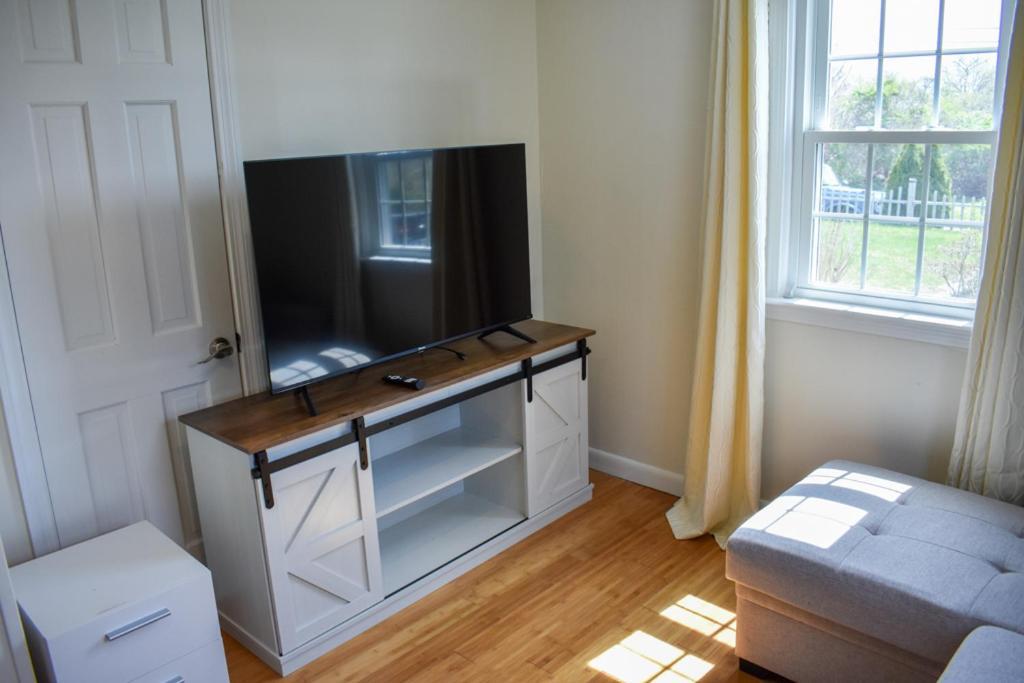 Seaside Serenity, Just A Block /0.1 Mile Away From The Beach Yarmouth Port Eksteriør bilde